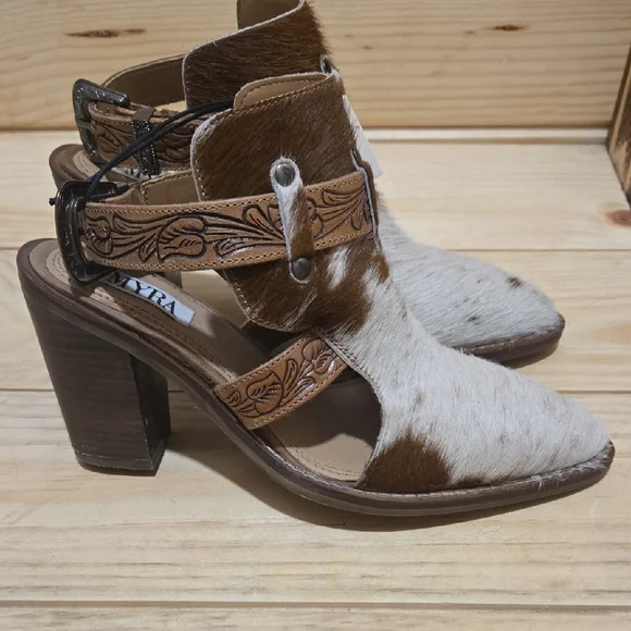 Myra Bag Tan and Cream Ankle Booties - Picture 4 of 7